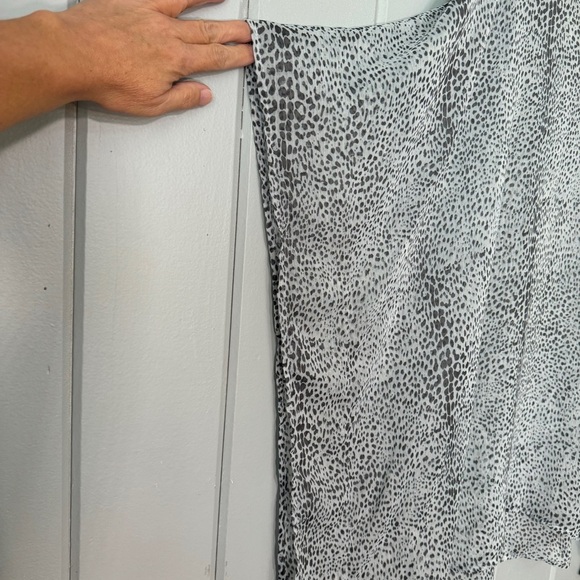 Adrienne  Oversized Top Kaftan V Neck Tunic Animal Print Chiffon Size Large - Picture 5 of 9